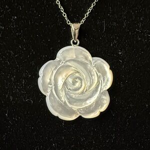 Elegant  Mother of Pearl Rose Pendant Necklace